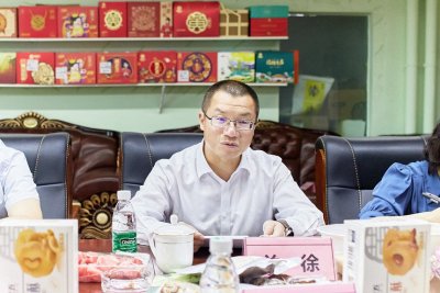振兴乡村，威远县委县政府领导与黄老五召开战略座谈会